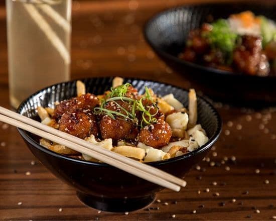 Poutine au tofu général tao