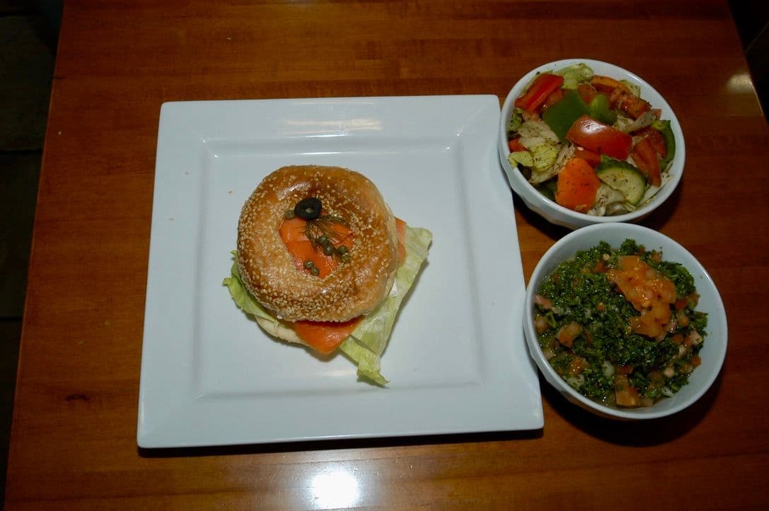 Bagel saumon fumé en trio (2 Salades)