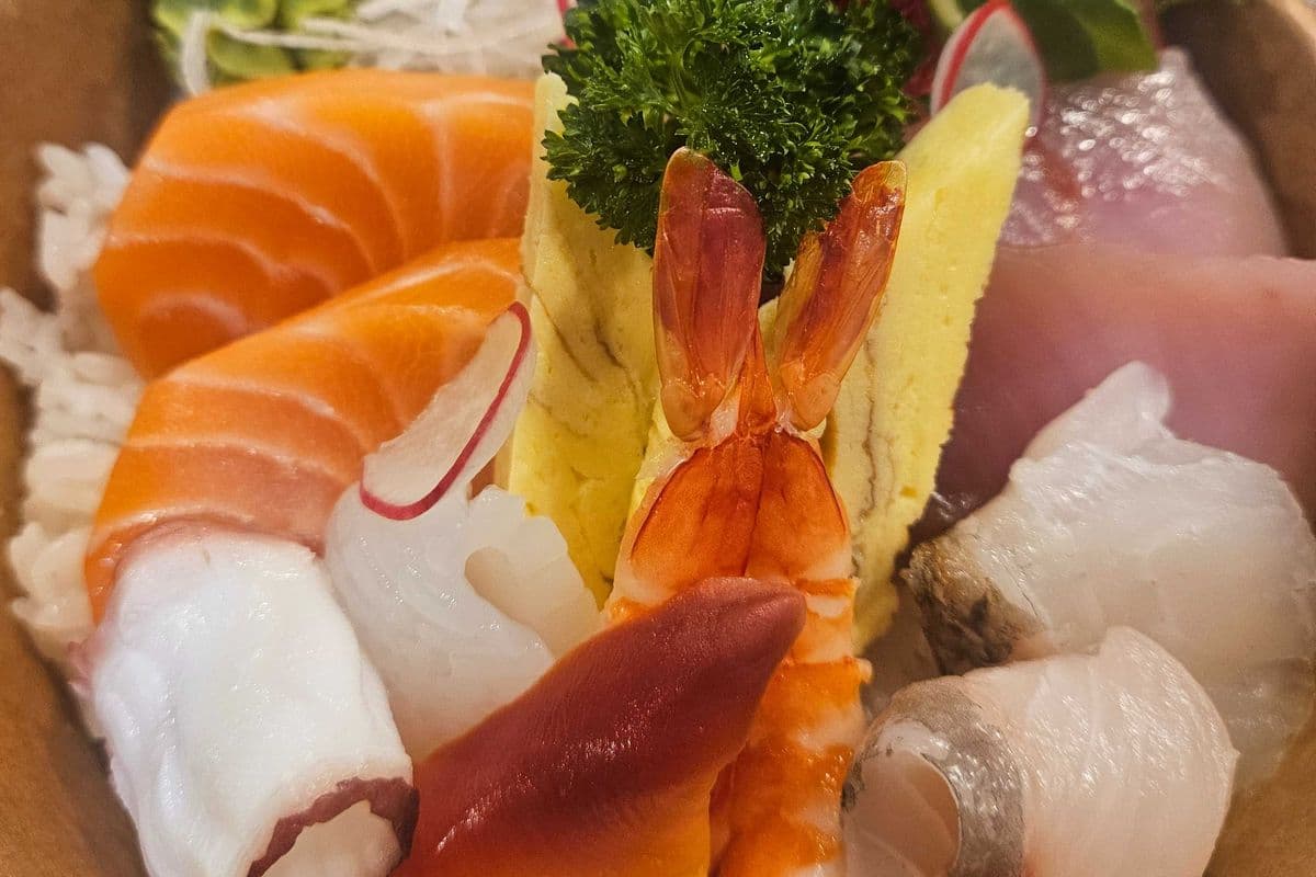 Chirashi don