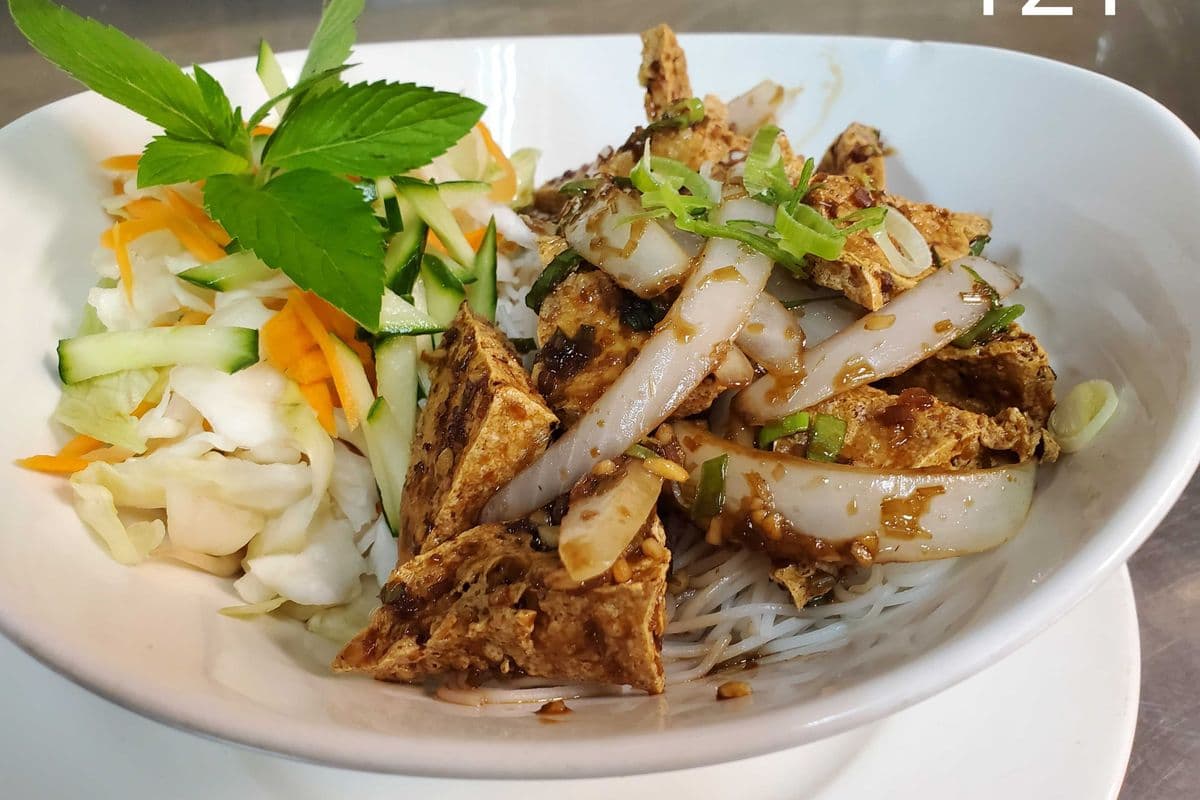 121. Fried Tofu with Vermicelli (Vegan, Not Spicy Option)