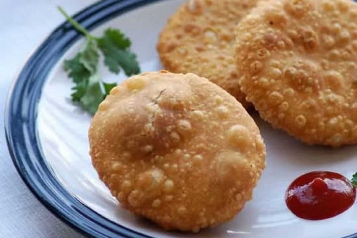 Kachori (Aloo Pyaaz)