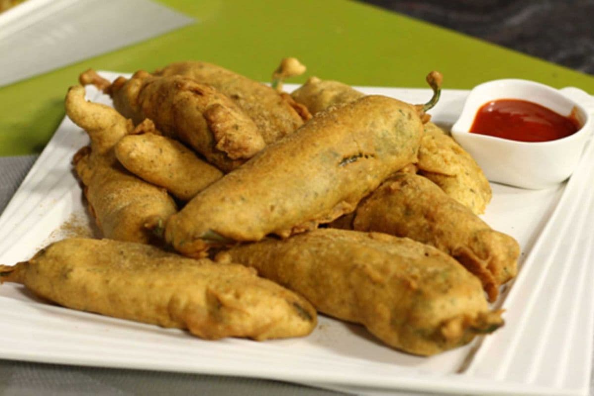 Mirchi Pakora (1 Pc)
