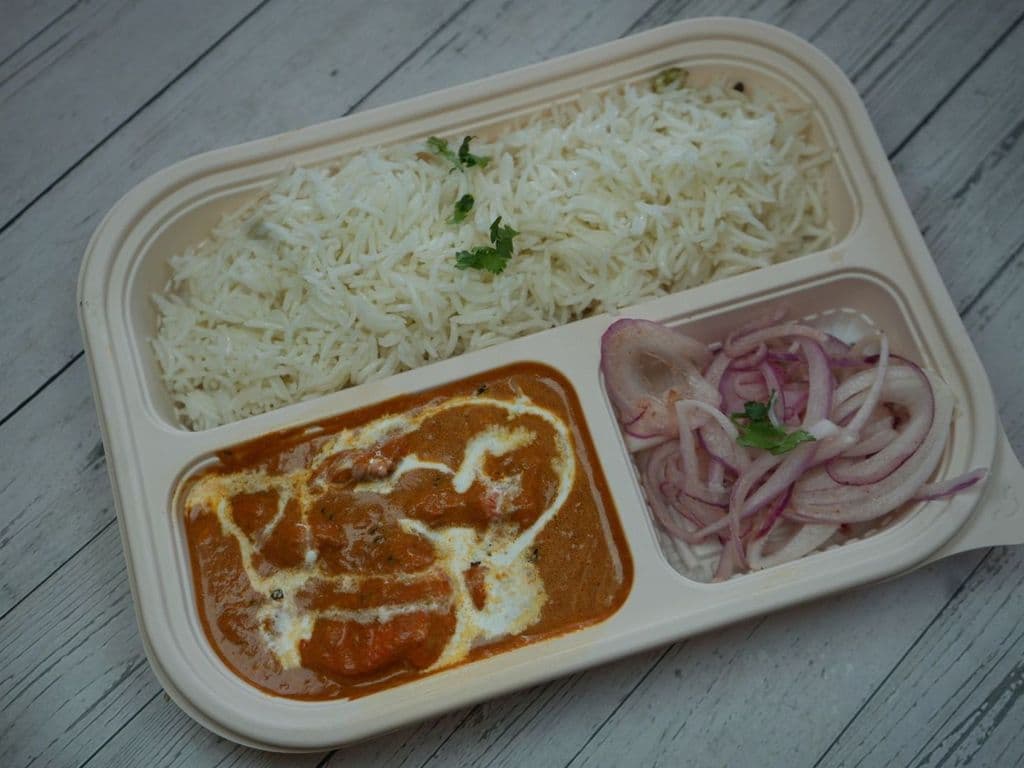 Butter Chicken( Served with Naan Or Rice)