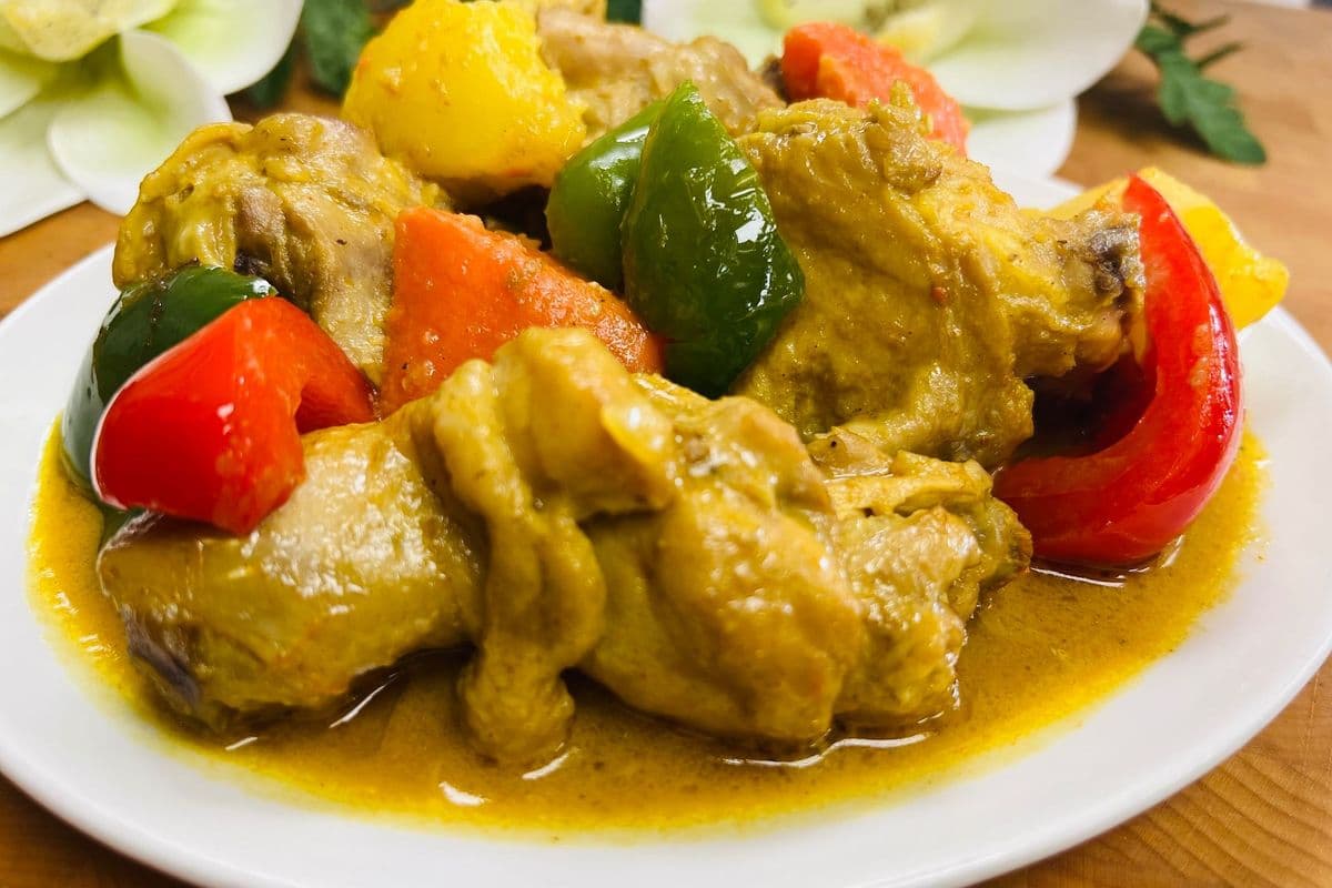 Chicken Curry (Slightly Spicy)