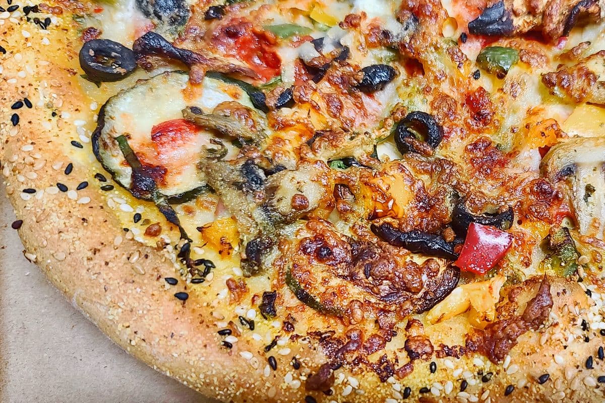Medium 21. Veggie Pizza