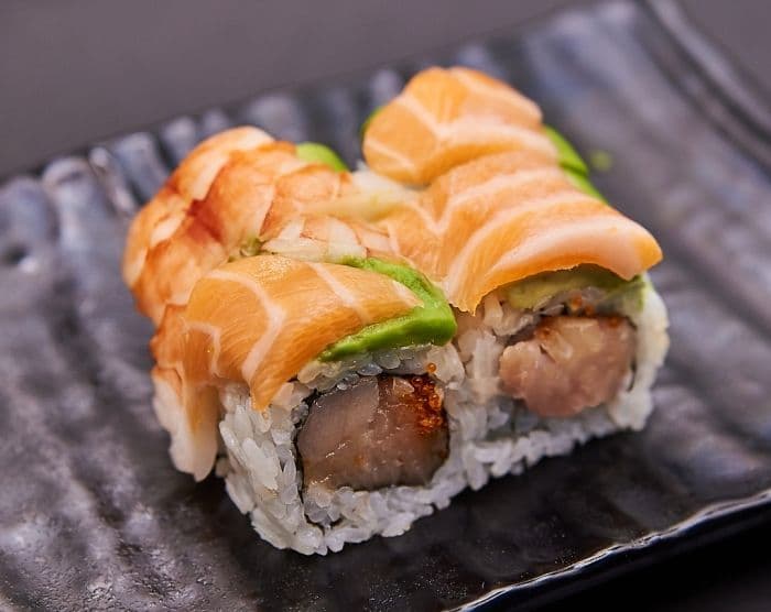 Rainbow Roll (4 pcs)