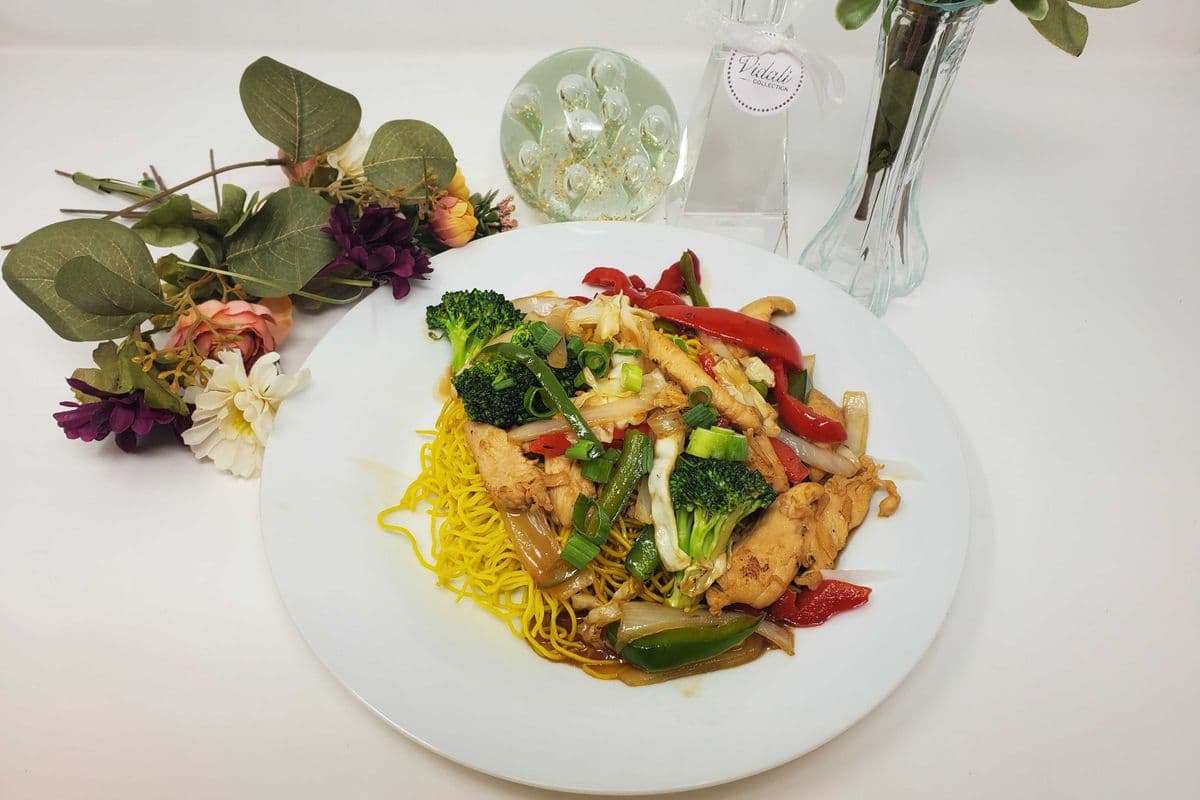 B2. Chicken Chow Mein