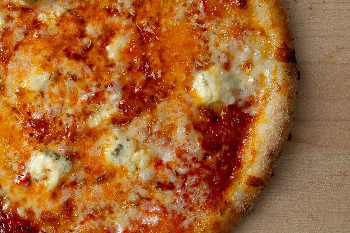 10" Quatro Formaggi Pizza