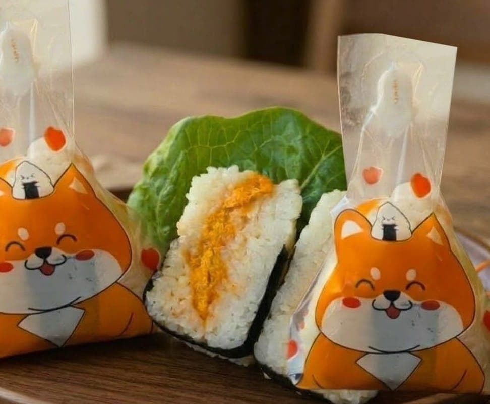 2-T6. 2 fois Onigiri au porc effiloché et mayonnaise