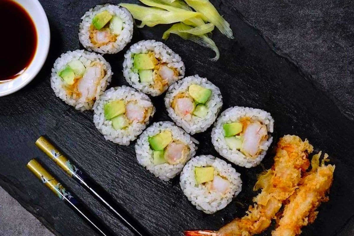 60. Breaded Shrimp Cucumber Maki Roll (6 pcs)