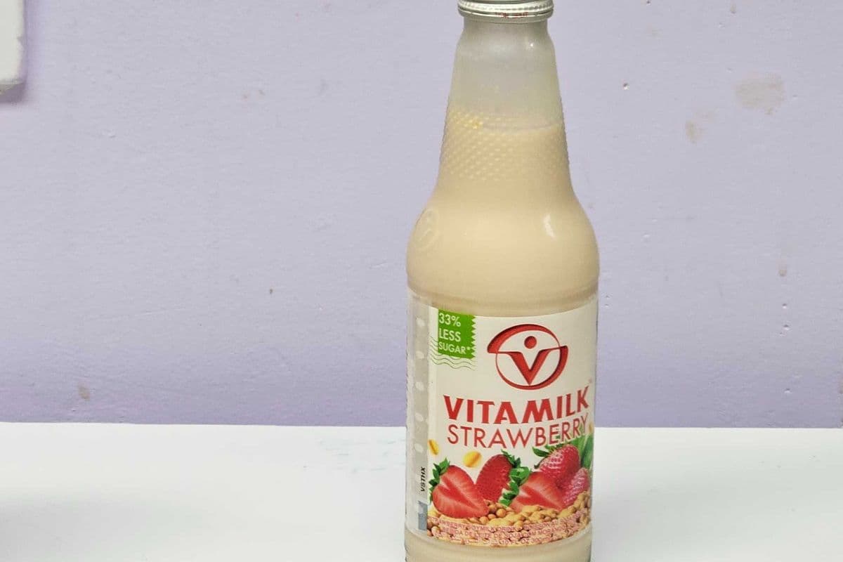 Vita Milk Strawberry (300 ml)