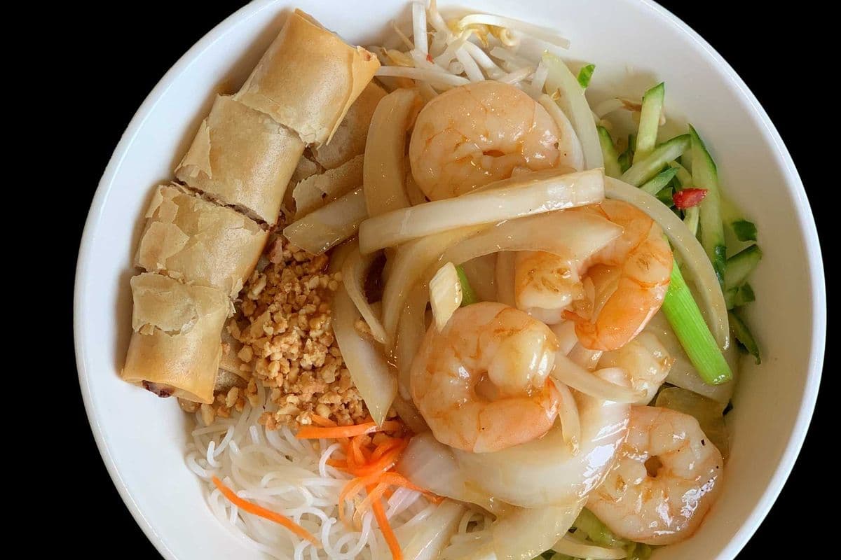 100. Deep-Fried Spring Roll and Shrimp