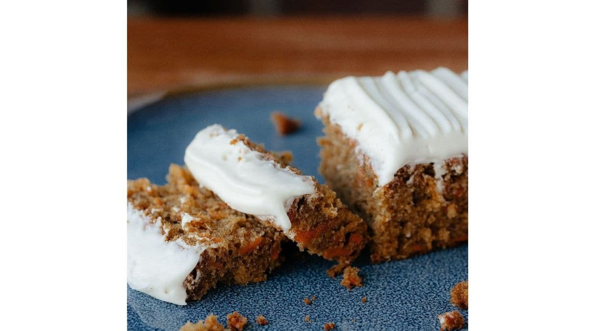 Carrot cake with Cream chesse
