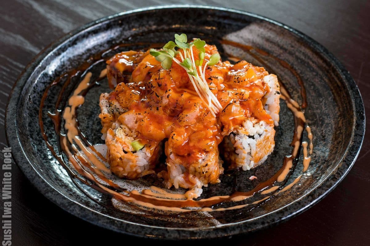Volcano Roll (8 pcs)
