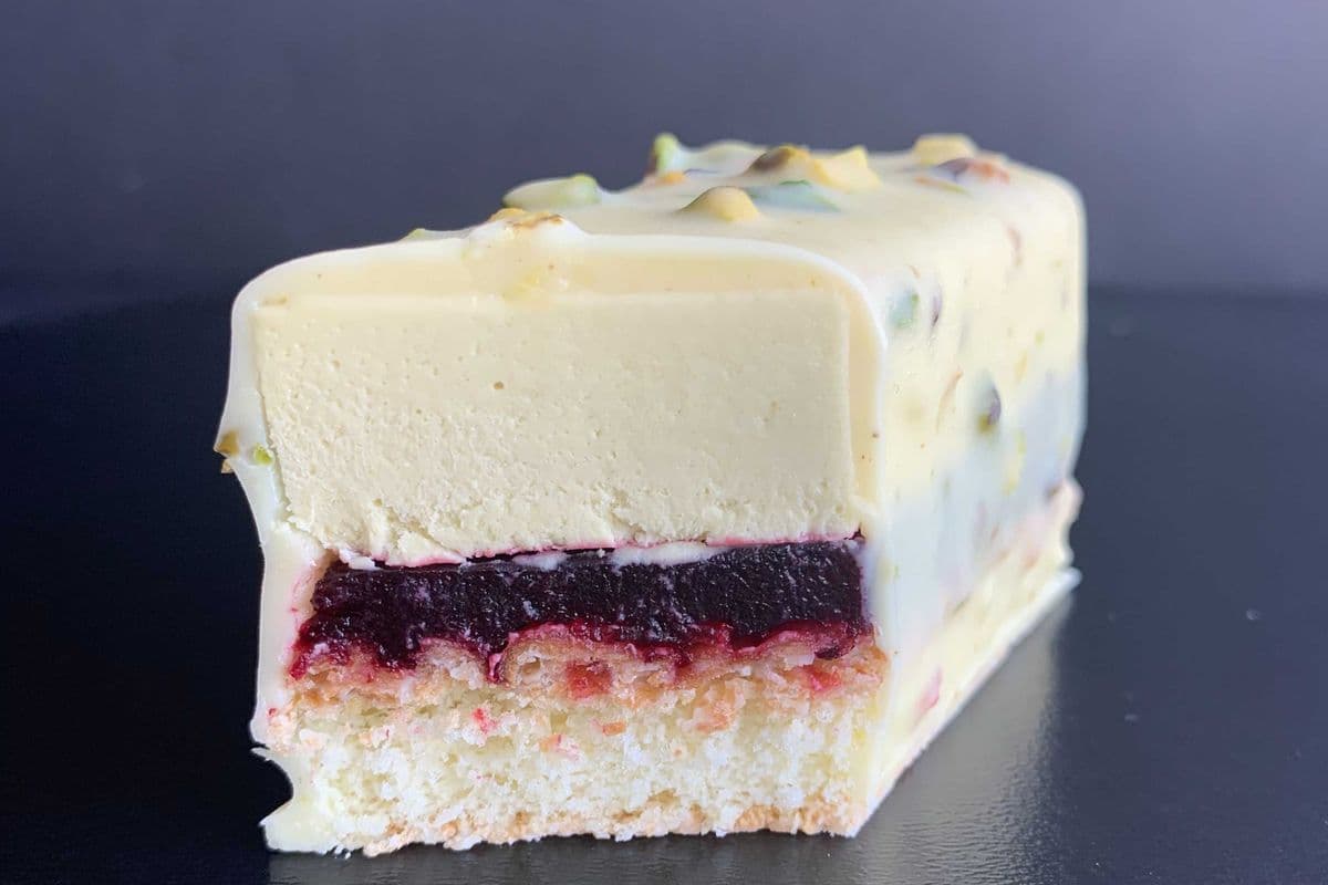 Pistachio Cherry Dessert ( Size 9*3*4 cm.)