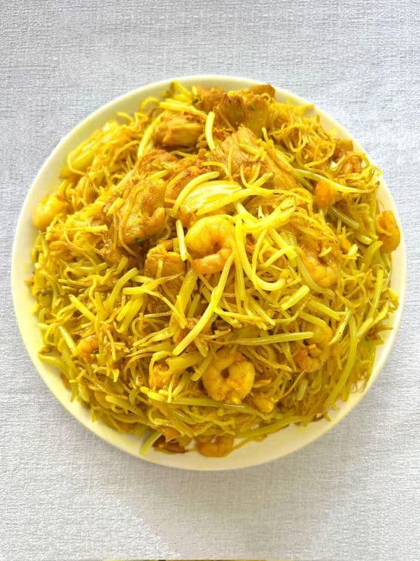 76. Vermicelle sauté style singapore avec sauce cari / Vermicelli Singapore Style with Curry Sauce / 76. Vermicelle sauté style singapore avec sauce c