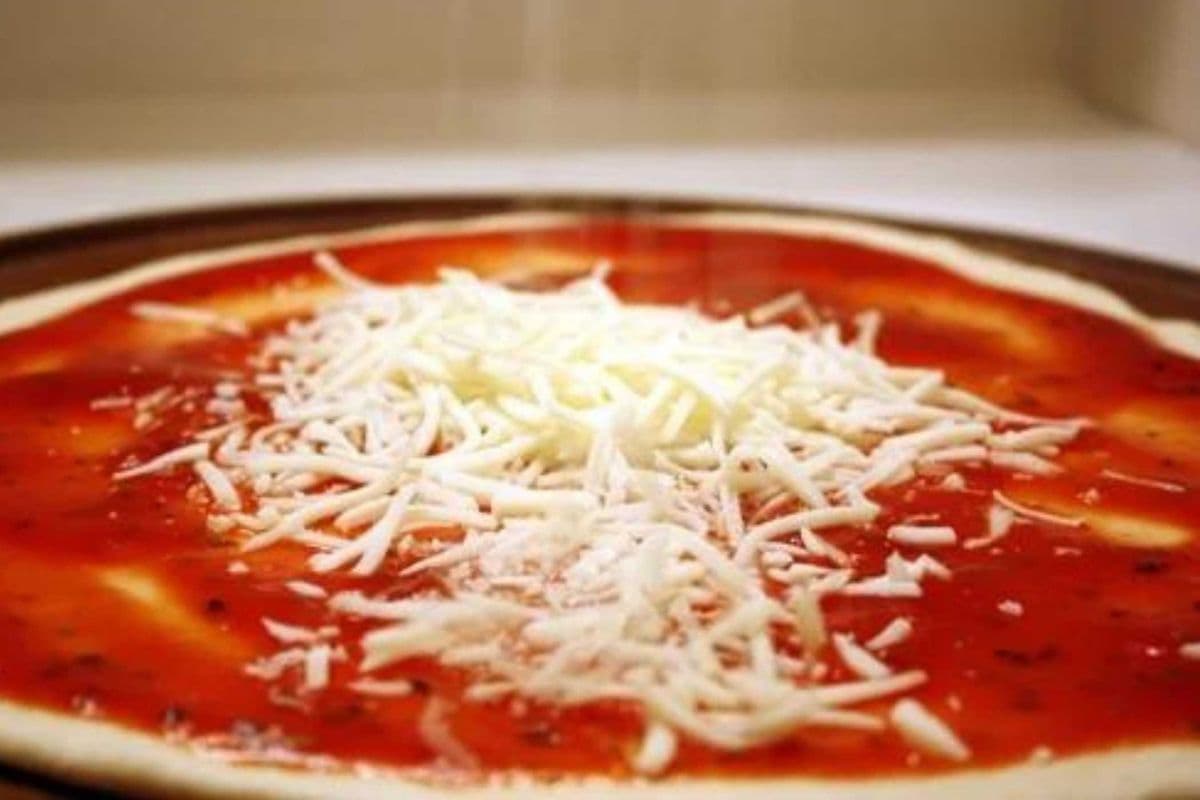 (12-Slice) Build your own pizza.