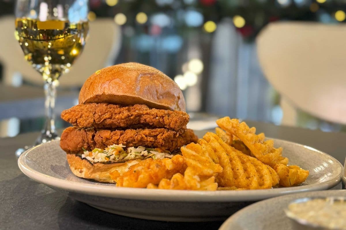 SANDWICH AU POULET NASHVILLE - NASHVILLE CHICKEN SANDWICH