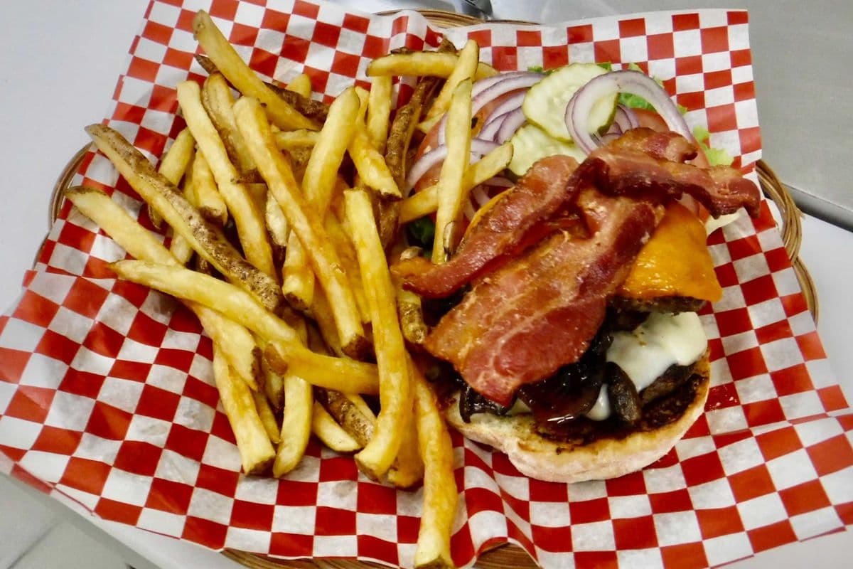 Supreme Burger w/Fries