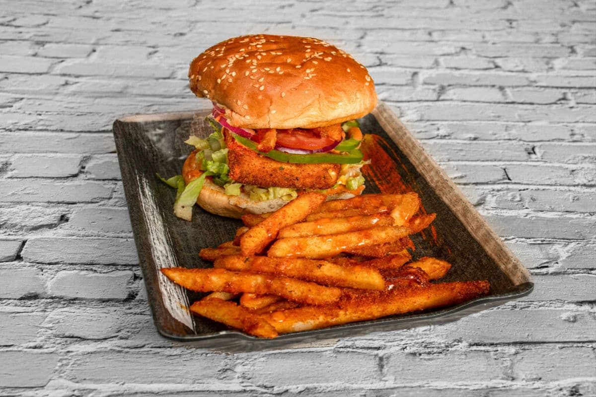 Peri Peri Paneer Burger