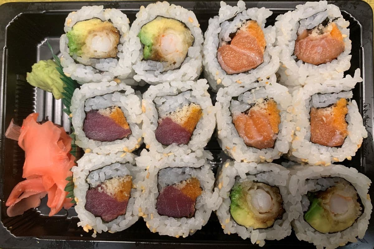 S4. Spicy Salmon Roll, Spicy Tuna Roll, Dynamite Roll (12 pcs)