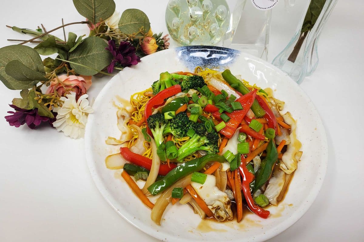 B1. Veggie Chow Mein