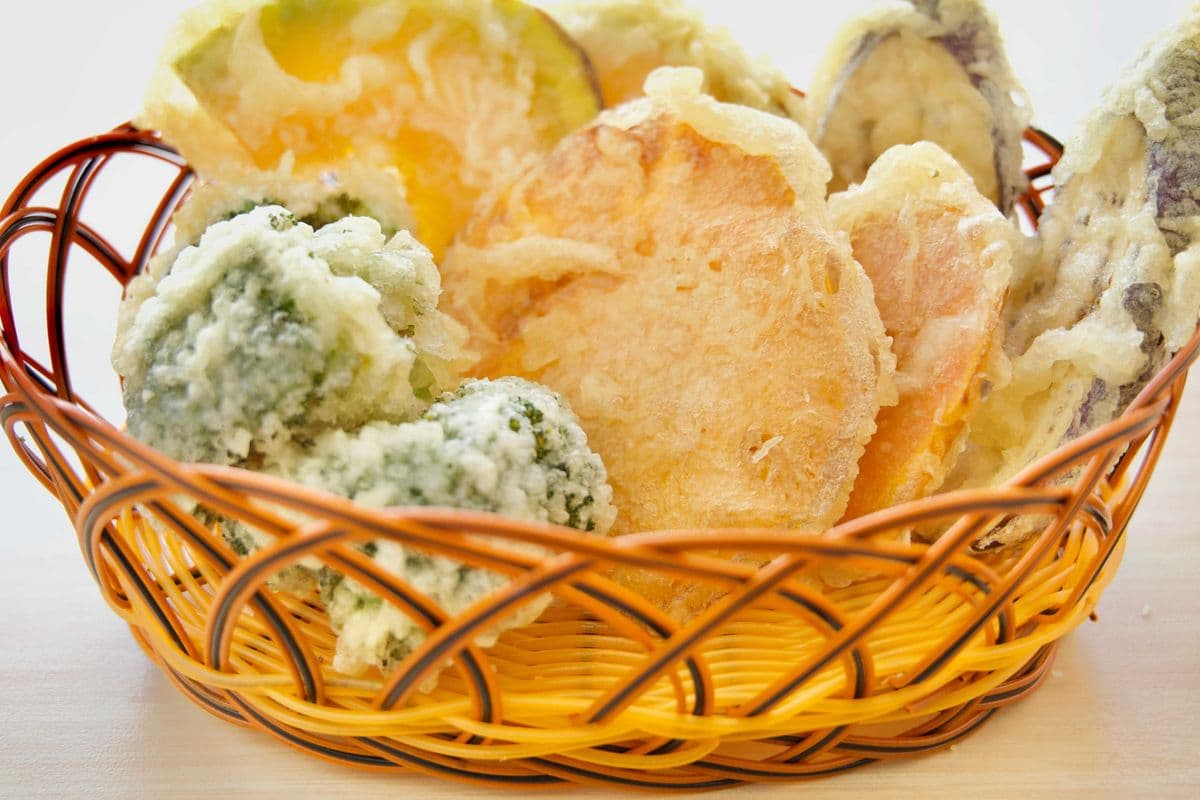 16. Vegetable Tempura (8 pcs)