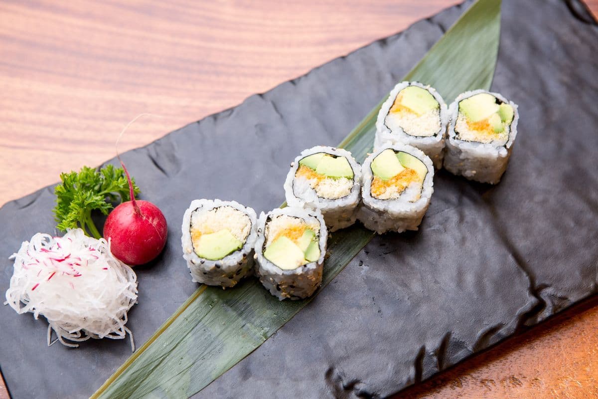 Spicy Avocado Roll - Vegetarian (6 pcs) (A612)