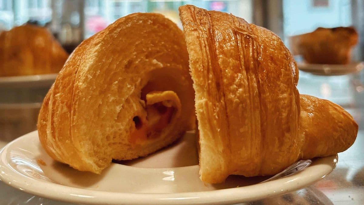 Bacon, Egg and Cheese Crioissant