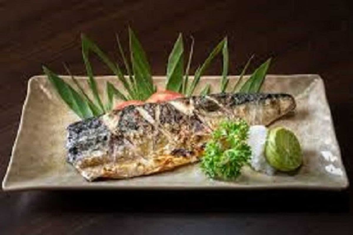 C15. Grilled Mackerel - 烧汁鲭鱼