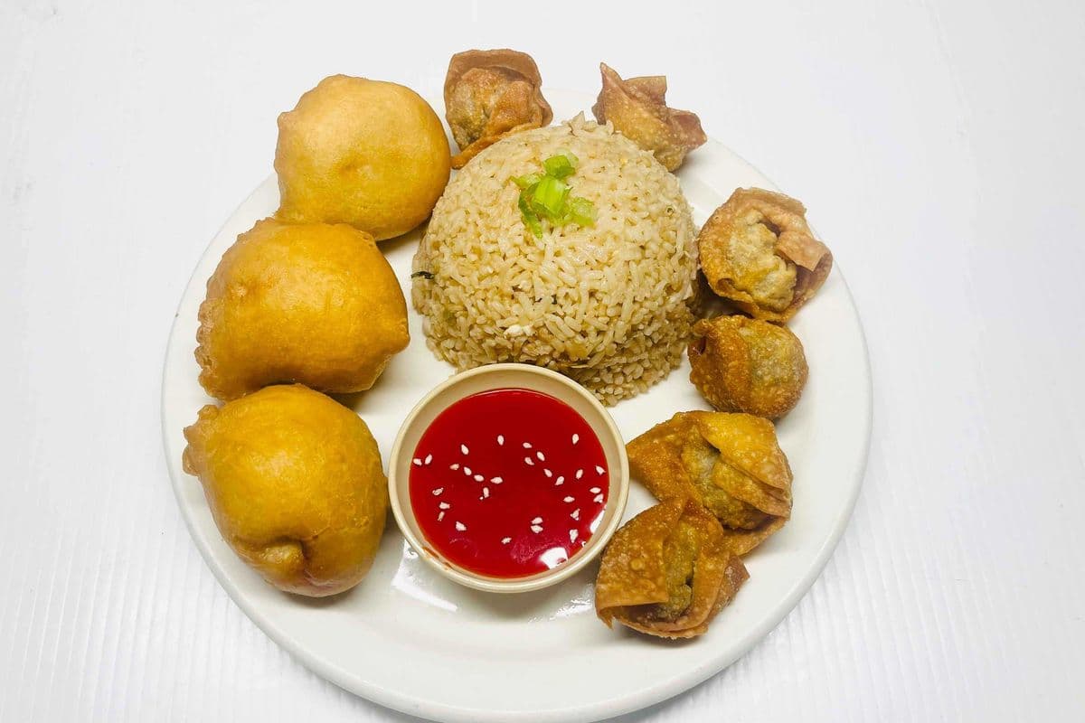 I lunch(rice, 3 balls,6wontons)
