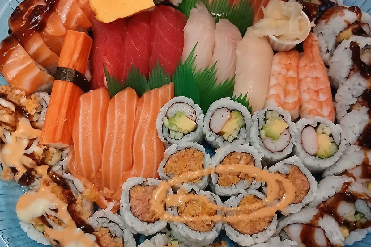 Sushi and Maki Tray B(50pcs)