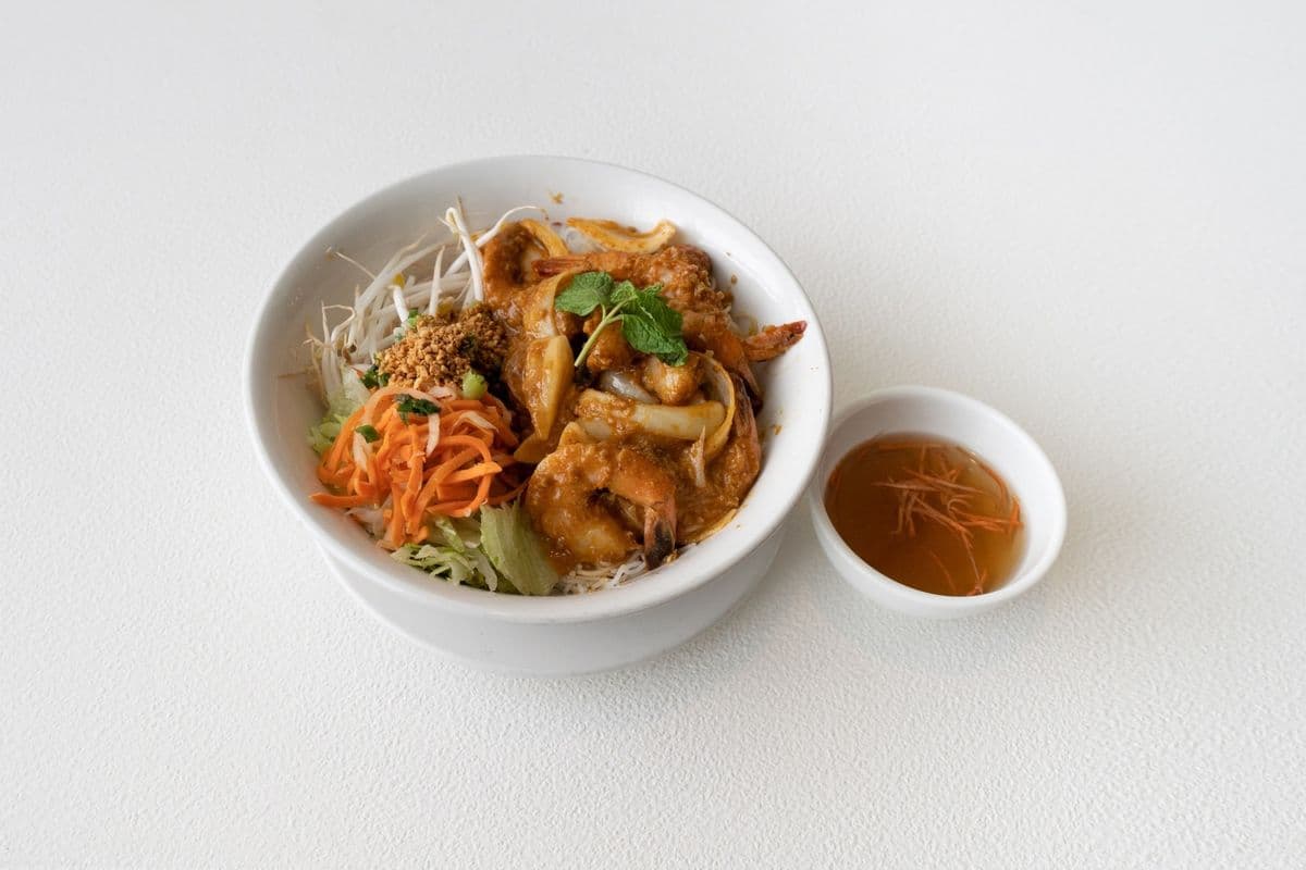 29. Rice Vermicelli with Wok-Seared Shrimp in Spicy Sate Sauce - Bun Tom Xao Sate