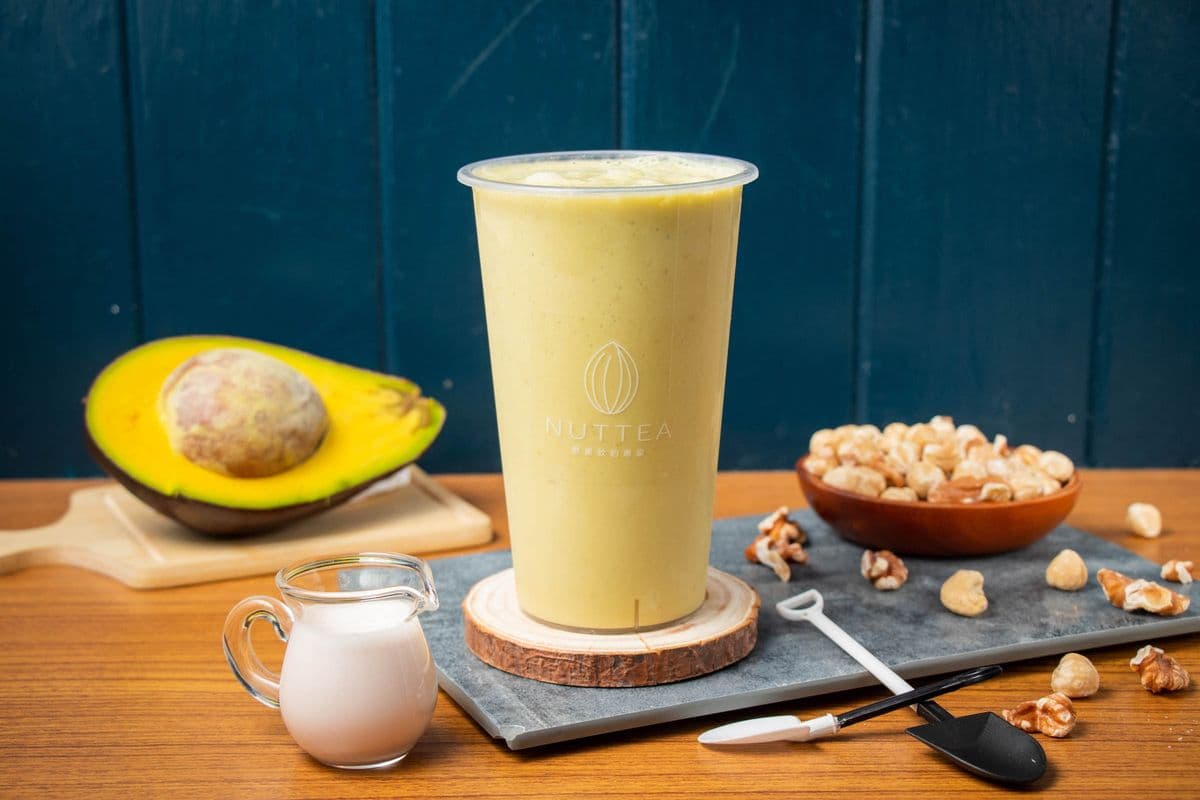 Avocado Nut Mylk Smoothie