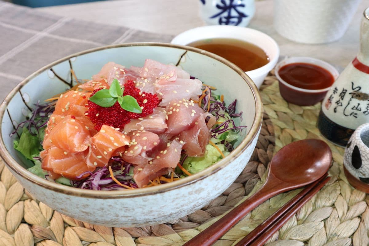 D10. Spicy Sashimi Bibimbap