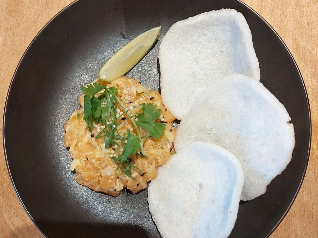Tartare de saumon à l'orange Gochujang