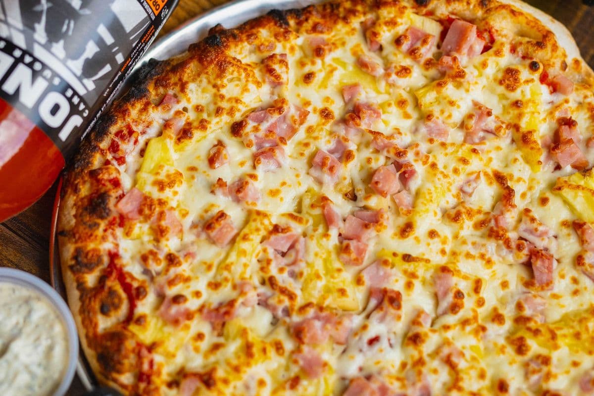 9" Hawaiian Pizza (6 Slices) Offer