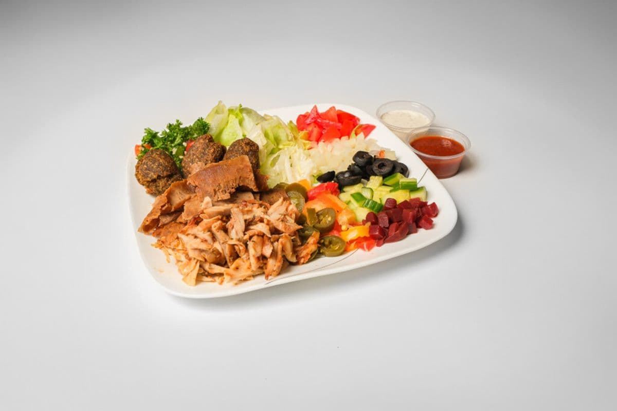 Regular donair salad (1.5 lb) (700 Cal)