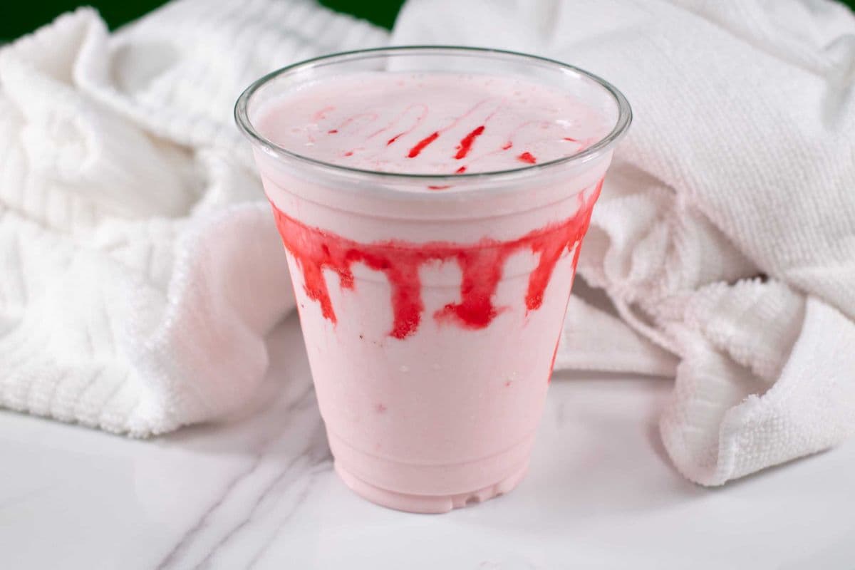 Strawberry Milkshake (12OZ)