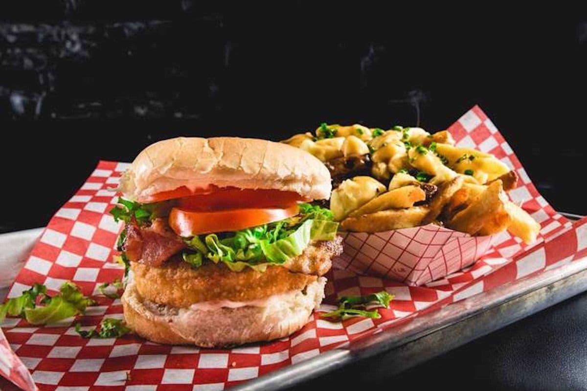 Burger au poulet croustillant / Crispy Chicken Burger