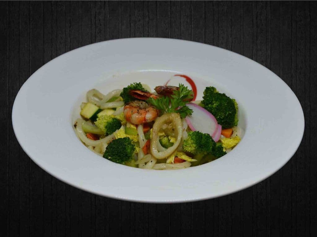 Seafood Yaki Udon