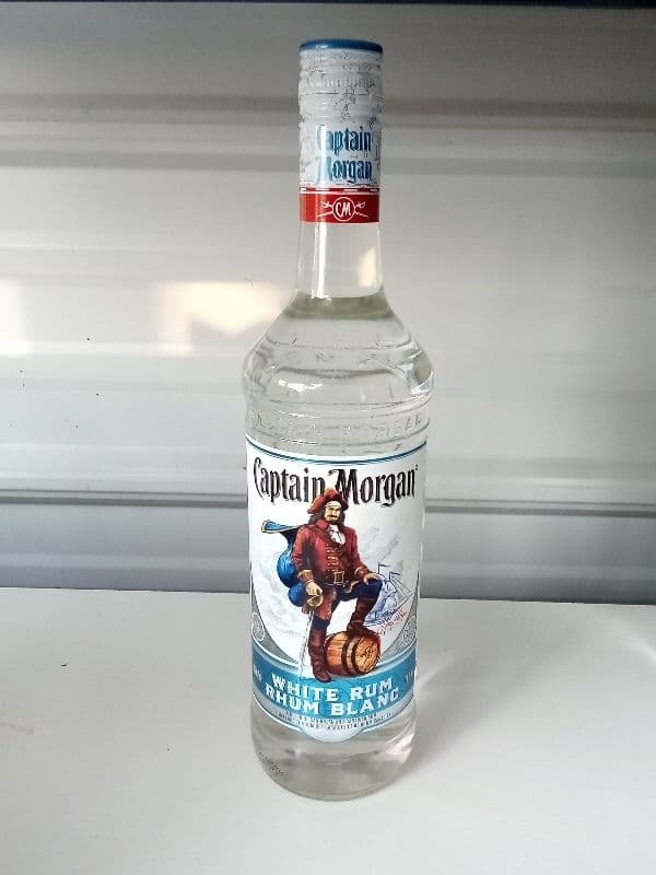 Captain Morgan White (750 ml)