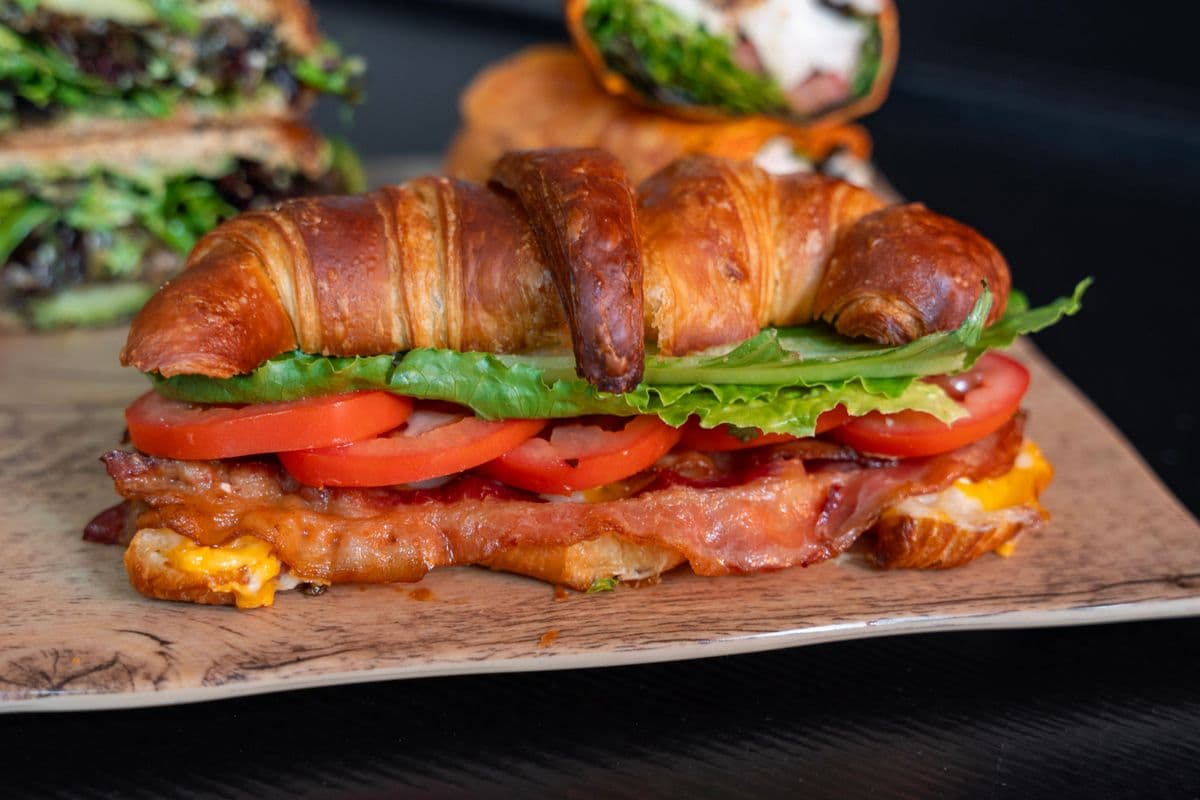 Croissant BLT