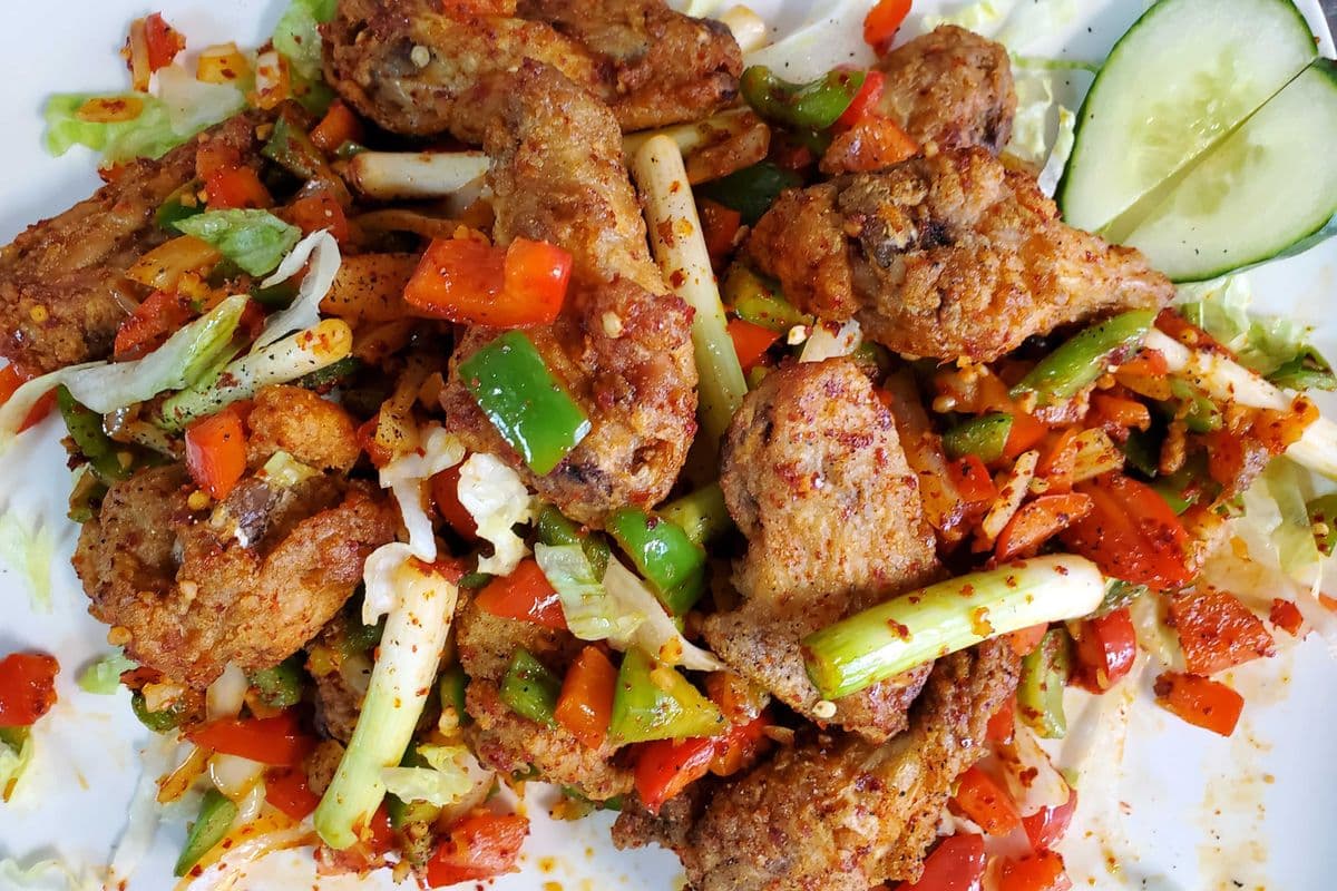 105. Chicken Wings with Chili Sauce (12 pcs) (No Spicy Option)๐ถ
