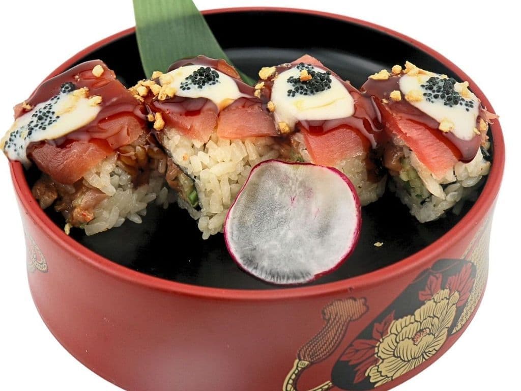 Spicy Ahi Salmon Roll (4pcs)