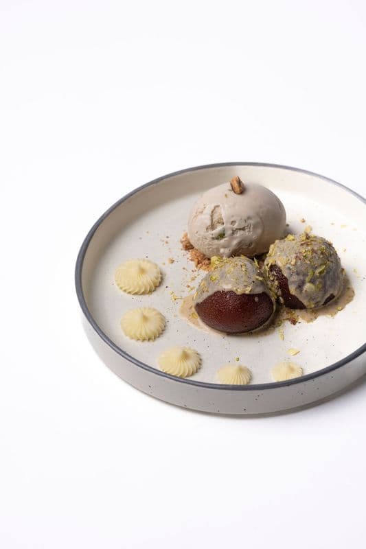 Gulabjamuns W/ kulfi ice cream