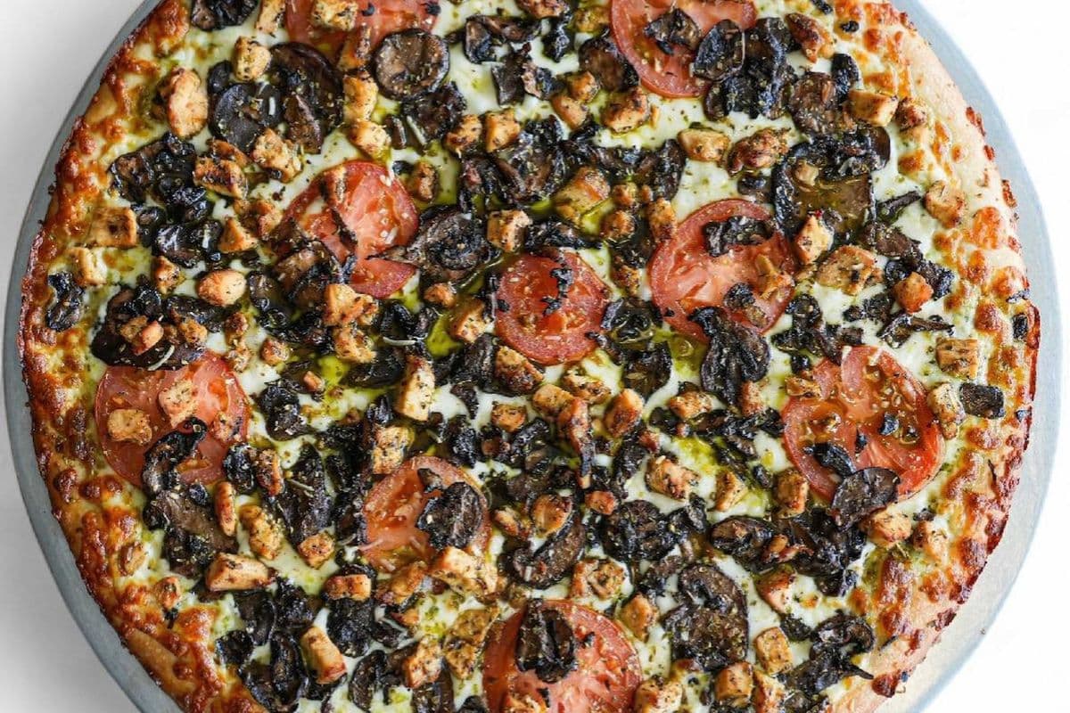 16" Large Pesto Chicken Gourmet Pizza
