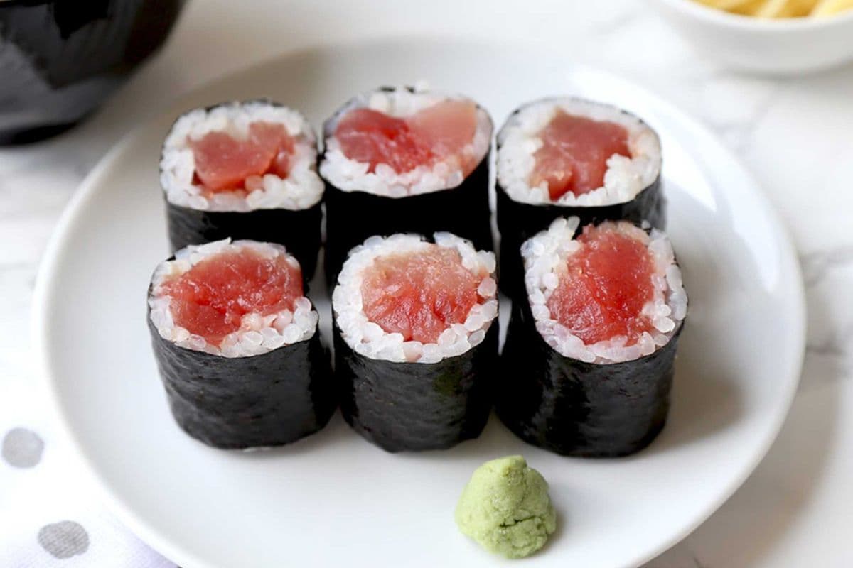 51. Tuna Hoso Maki (6 pcs)