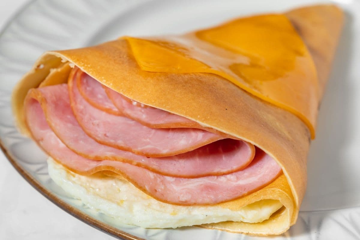 Cheesy Ham and Egger Crepe