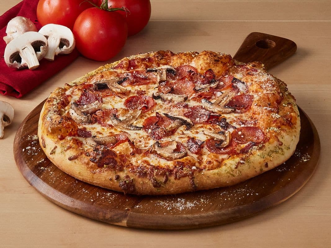 14'' Ultimate Canadian Pizza